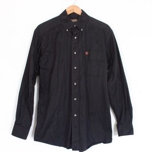ARIAT Solid Twill Classic Fit Shirt Medium